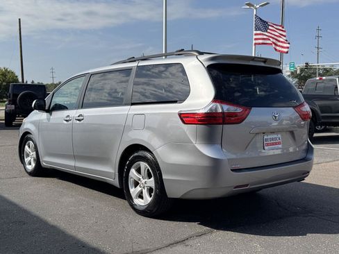 Used 2017 Toyota Sienna LE FWD image 5