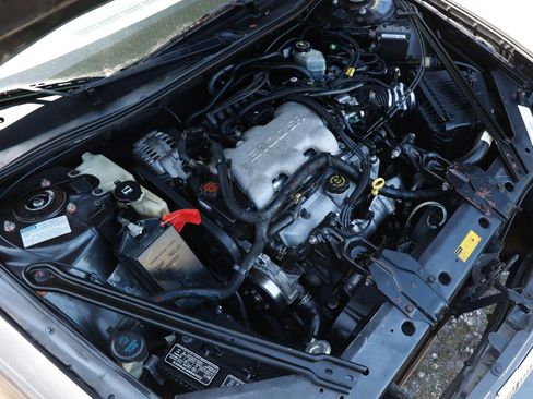 Used 2001 Buick Century Custom w/ Premium Pkg image 32