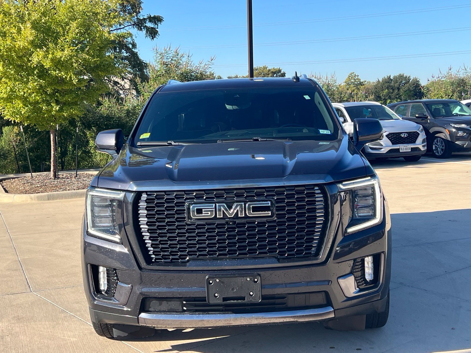 Used 2023 GMC Yukon Denali Ultimate AWD/4WD image 2