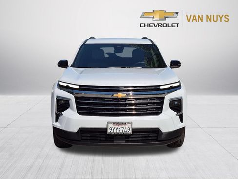 Used 2026 Chevrolet Traverse LT w/ Driver Confidence Package FWD image 2