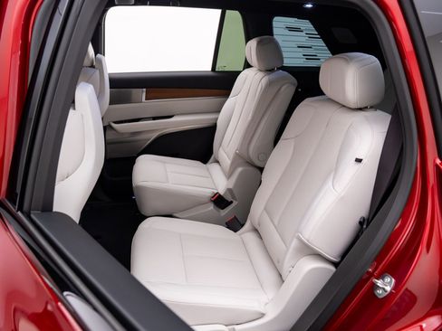 New 2026 Cadillac Vistiq Luxury w/ LPO, Floor Liner Package image 19