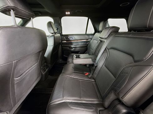Used 2018 Ford Explorer Platinum image 24