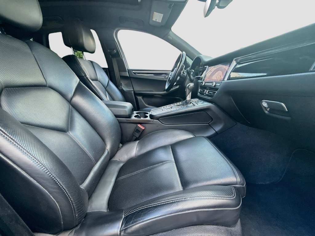 Used 2021 Porsche Macan S AWD/4WD image 32