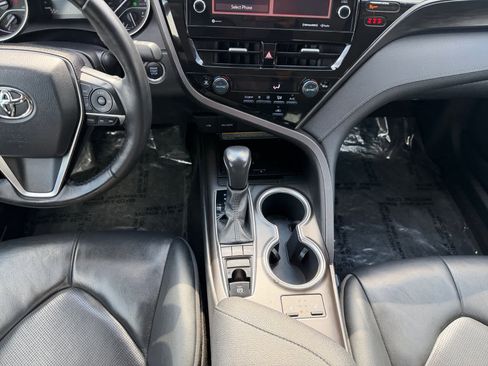 Used 2021 Toyota Camry XLE AWD/4WD image 16