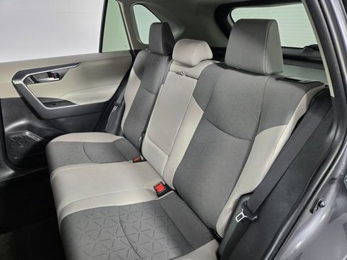 Used 2025 Toyota RAV4 XLE w/ Convenience Package FWD image 16