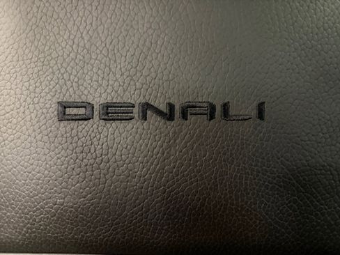 Used 2024 GMC Yukon XL Denali w/ Advanced Technology Package RWD image 35