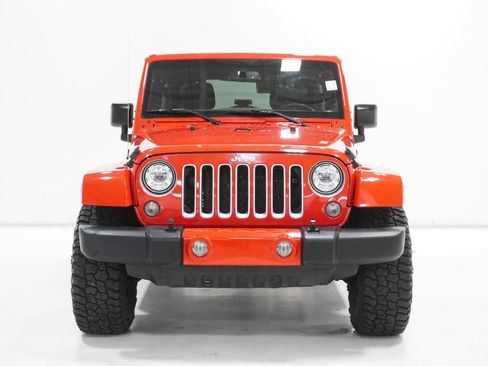 Used 2017 Jeep Wrangler Unlimited Sahara w/ Dual Top Group image 3