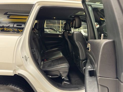 Used 2015 Jeep Grand Cherokee Altitude image 50