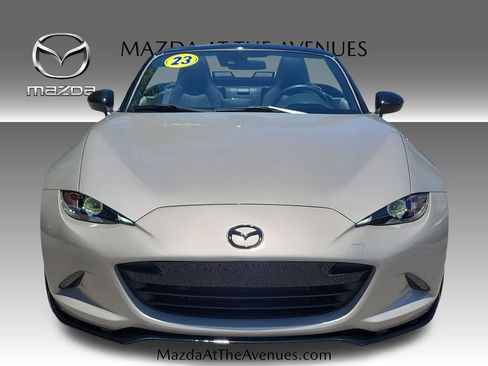 Used 2023 MAZDA MX-5 Miata Club RWD image 9