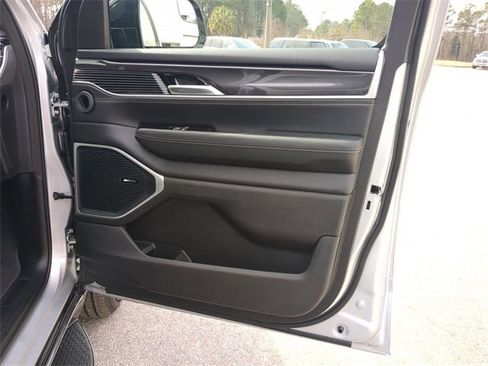 New 2024 Jeep Wagoneer 4WD w/ Convenience Group I image 38