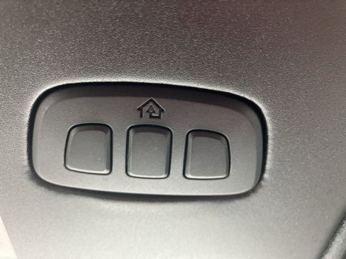 Used 2025 Ford Bronco Badlands image 25