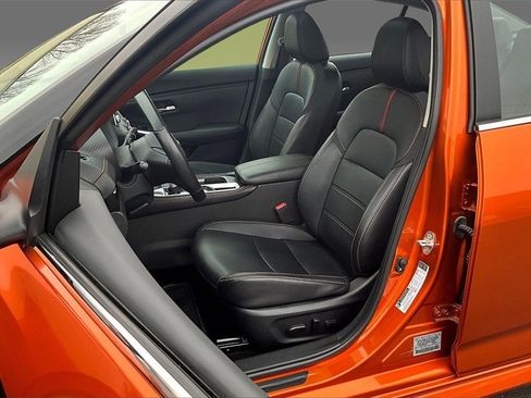 Used 2023 Nissan Sentra SR w/ SR Premium Package image 14