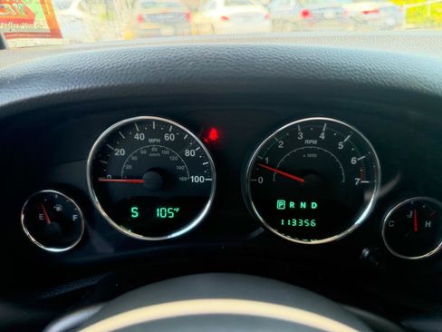 Used 2014 Jeep Wrangler Unlimited Sport w/ Quick Order Package 24S AWD/4WD image 12