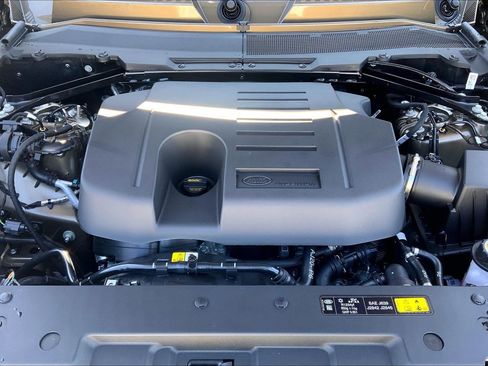 New 2026 Land Rover Defender 110 X-Dynamic SE image 16