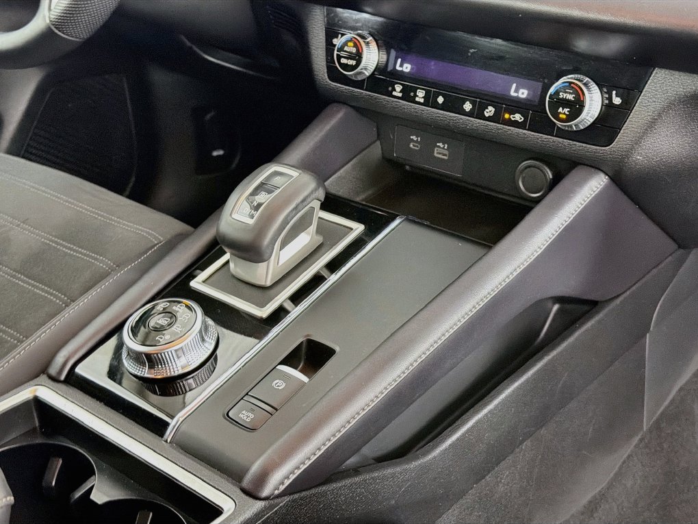 Used 2023 Mitsubishi Outlander SE FWD image 32