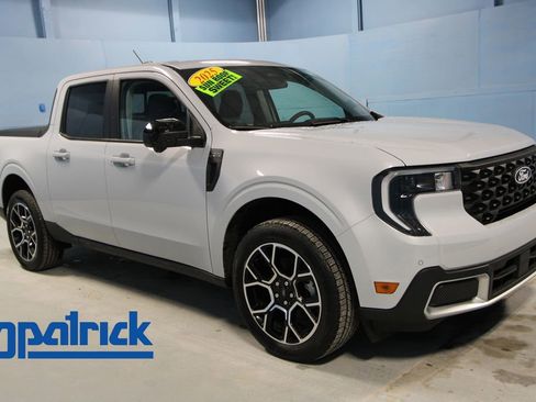 Used 2025 Ford Maverick Lariat AWD/4WD image 1