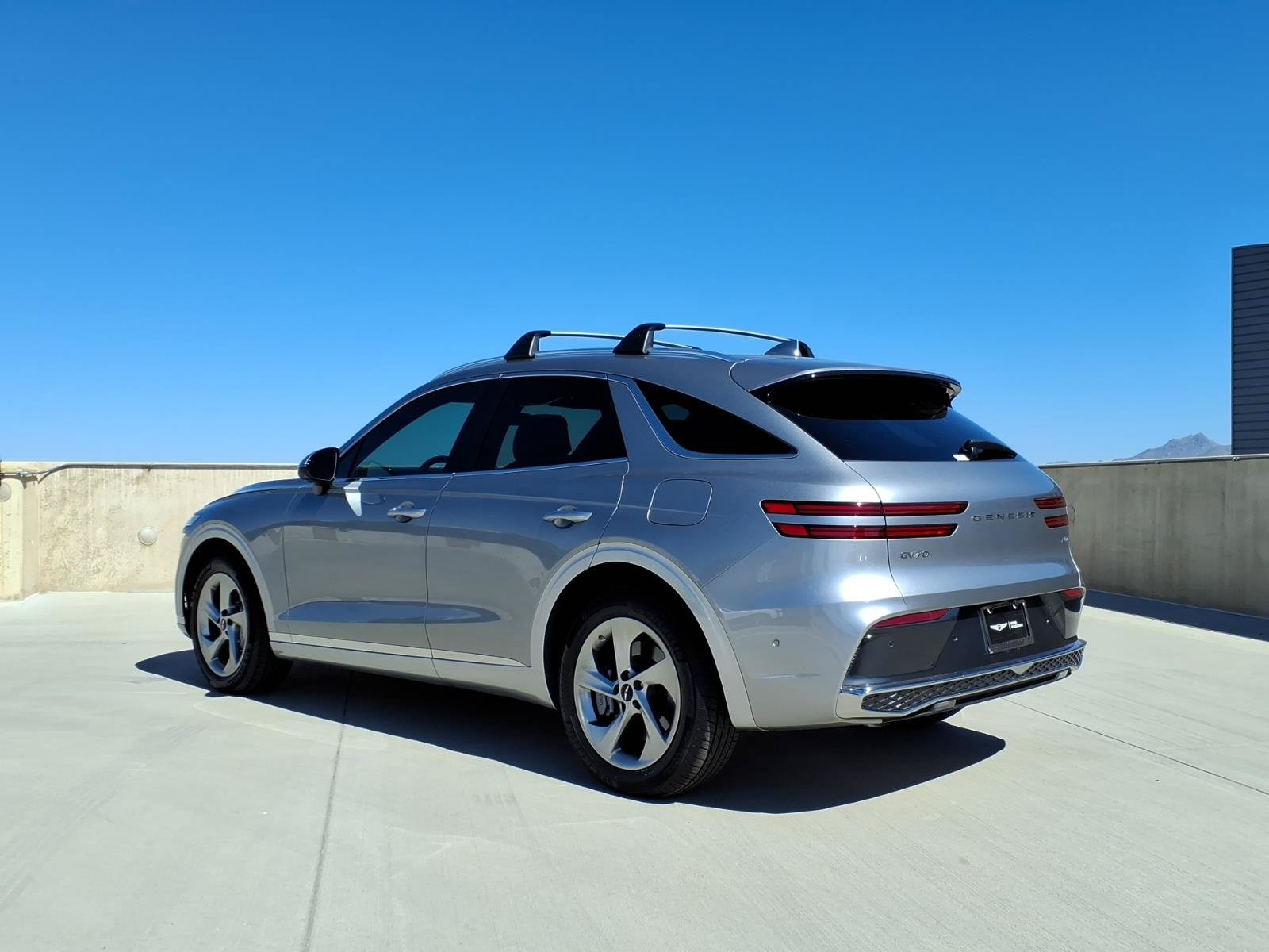 Certified 2026 Genesis GV70 2.5T Advanced AWD/4WD image 3