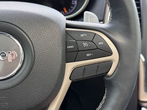 Used 2017 Jeep Grand Cherokee Overland image 22