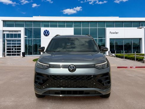New 2026 Volkswagen Tiguan SE R-Line AWD/4WD image 2