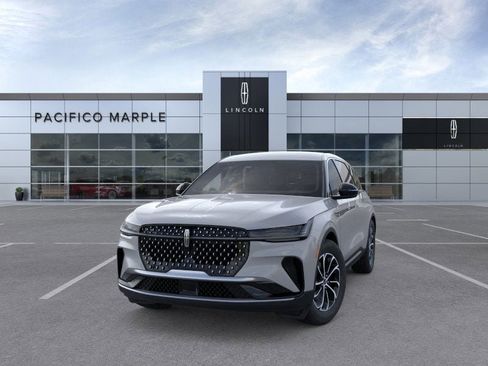 New 2026 Lincoln Nautilus Premier image 2