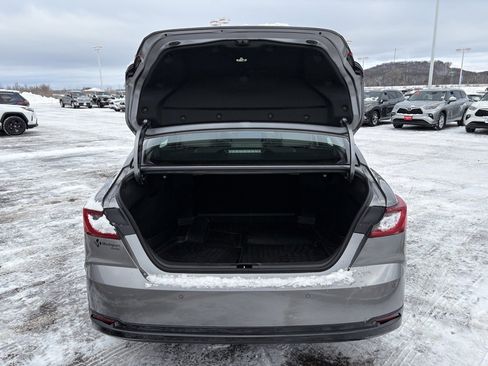 Used 2026 Toyota Camry XLE image 3