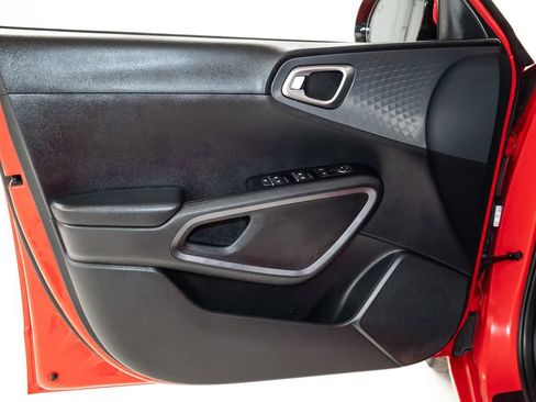 Certified 2022 Kia Soul GT-Line FWD image 9