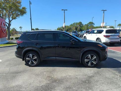 Certified 2024 Nissan Rogue SL FWD image 3