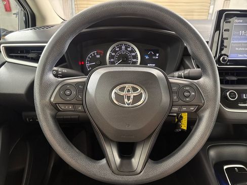Used 2022 Toyota Corolla LE FWD image 11