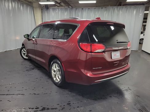 Used 2017 Chrysler Pacifica Touring Plus w/ Tire & Wheel Group image 7