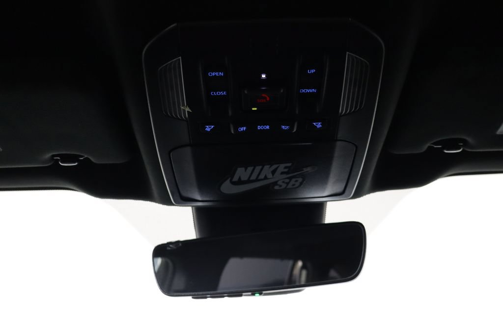 Used 2021 Toyota Highlander XSE AWD/4WD image 19