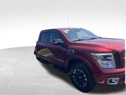 Used 2017 Nissan Titan PRO-4X AWD/4WD image 11