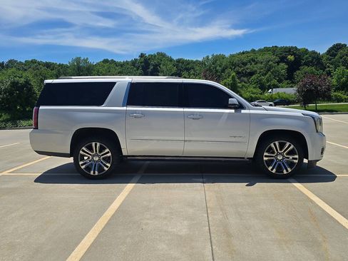 Used 2018 GMC Yukon XL Denali w/ Denali Ultimate Package AWD/4WD image 6