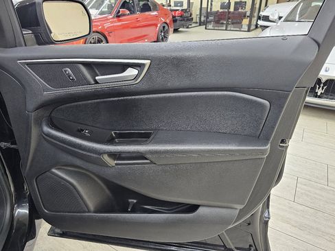 Used 2017 Ford Edge SEL w/ Equipment Group 201A image 39