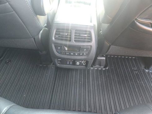 Used 2021 Honda Pilot Touring image 12