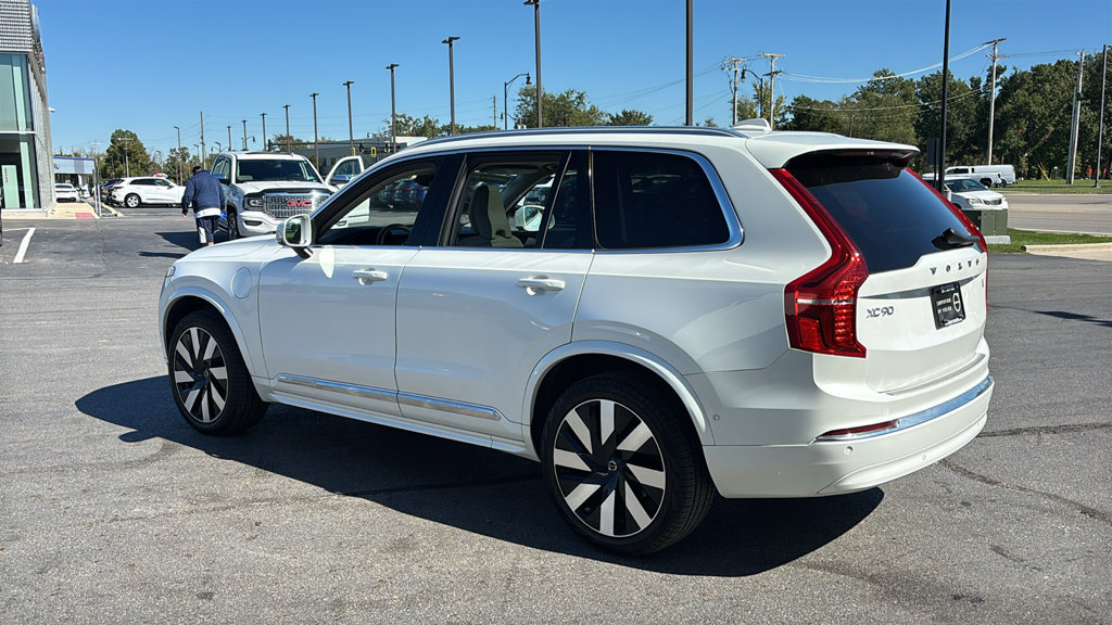 Used 2024 Volvo XC90 T8 Plus w/ Protection Package Premier AWD/4WD image 4