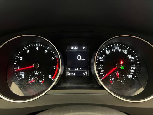 Used 2017 Volkswagen Jetta SE image 16