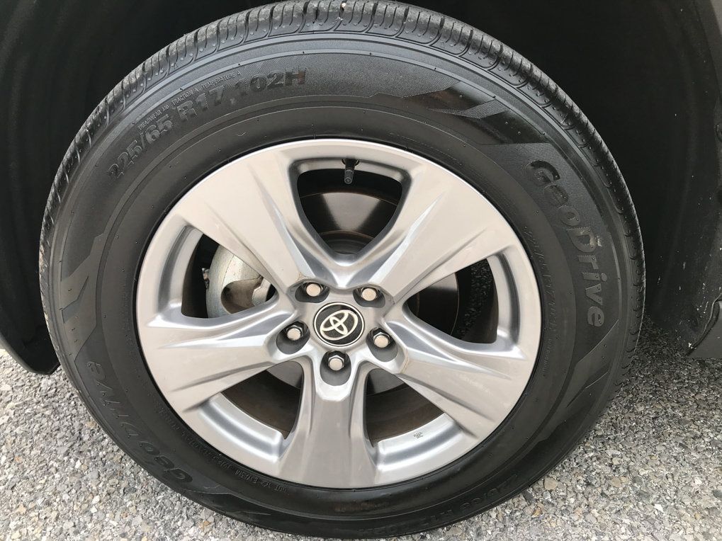Certified 2025 Toyota RAV4 XLE AWD/4WD image 11