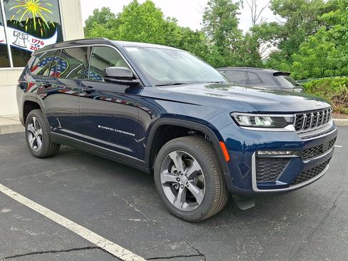 New 2026 Jeep Grand Cherokee L Limited AWD/4WD image 2