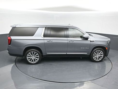 Used 2022 GMC Yukon XL Denali image 16