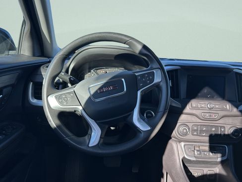 Used 2024 GMC Terrain SLE image 19
