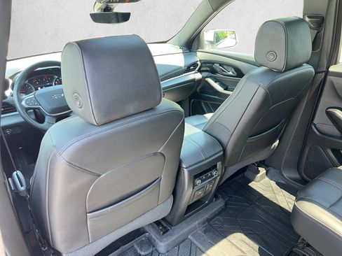 Used 2024 Chevrolet Traverse RS w/ LPO, Floor Liner Package AWD/4WD image 19