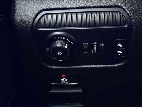 Used 2022 Jeep Wagoneer Series III w/ Flexible Seating Group image 17