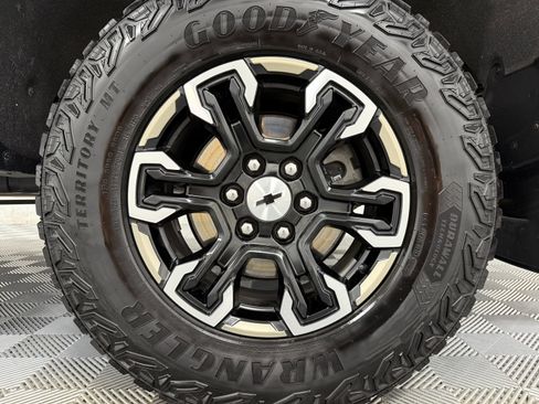 Used 2022 Chevrolet Silverado 1500 ZR2 w/ Technology Package AWD/4WD image 41
