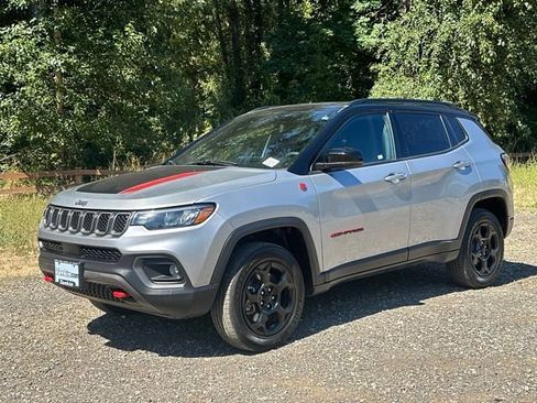 Used 2023 Jeep Compass Trailhawk AWD/4WD image 4