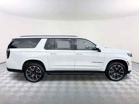 Used 2025 Chevrolet Suburban RST w/ Comfort Package AWD/4WD image 4