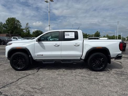 Used 2024 GMC Canyon AT4 AWD/4WD image 2