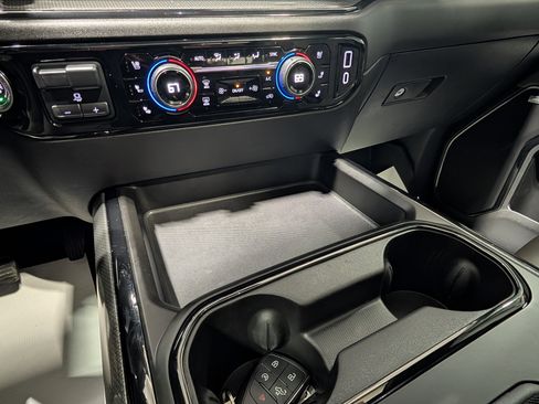 Used 2025 Chevrolet Silverado 2500 ZR2 w/ Technology Package image 23