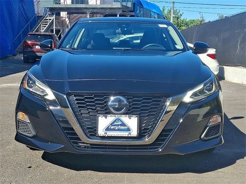Used 2022 Nissan Altima 2.5 SR image 2