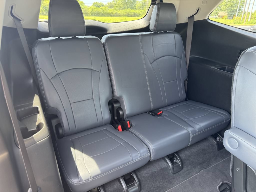 Used 2018 Buick Enclave Essence FWD image 11