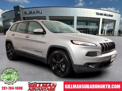 Used 2018 Jeep Cherokee Latitude w/ Altitude Package FWD image 1